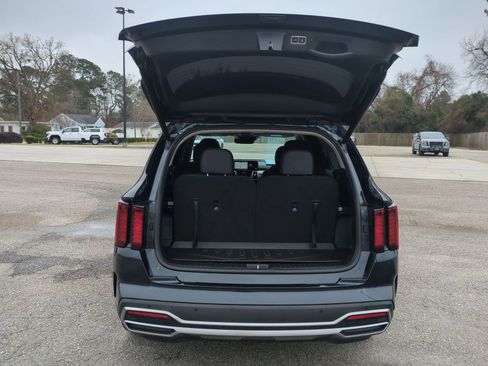 Used 2023 Kia Sorento EX image 25