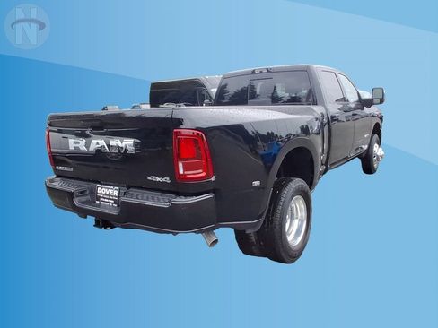 Used 2025 RAM 3500 Limited w/ Towing Technology Group AWD/4WD image 8