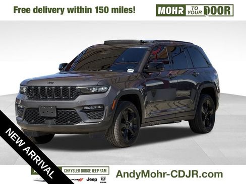 Used 2024 Jeep Grand Cherokee Limited w/ Luxury Tech Group II image 3