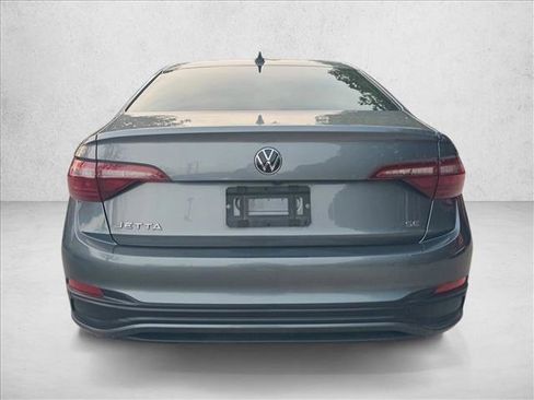 Used 2023 Volkswagen Jetta SE image 6