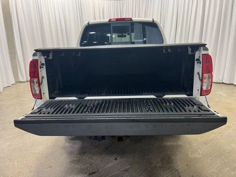 Used 2019 Nissan Frontier SV image 11