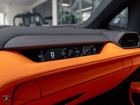 Used 2026 Lamborghini Revuelto AWD/4WD image 7