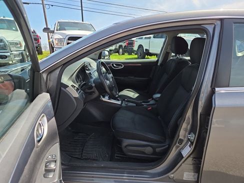 Used 2019 Nissan Sentra SR FWD image 9