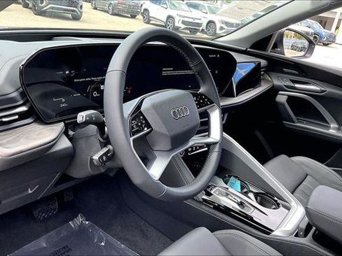 Certified 2025 Audi Q5 Premium Plus AWD/4WD image 14