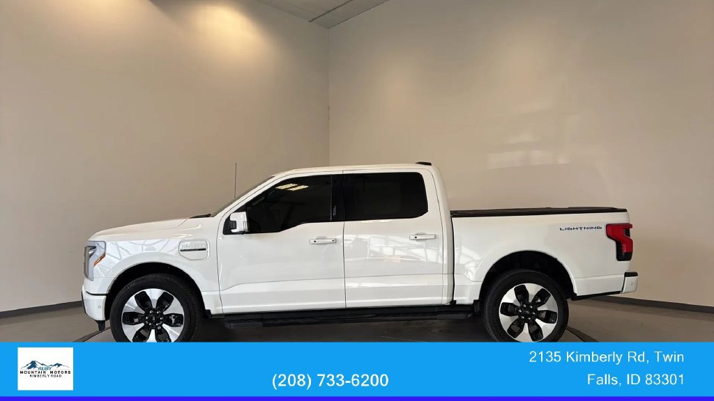 Used 2022 Ford F150 Lightning Platinum AWD/4WD image 4