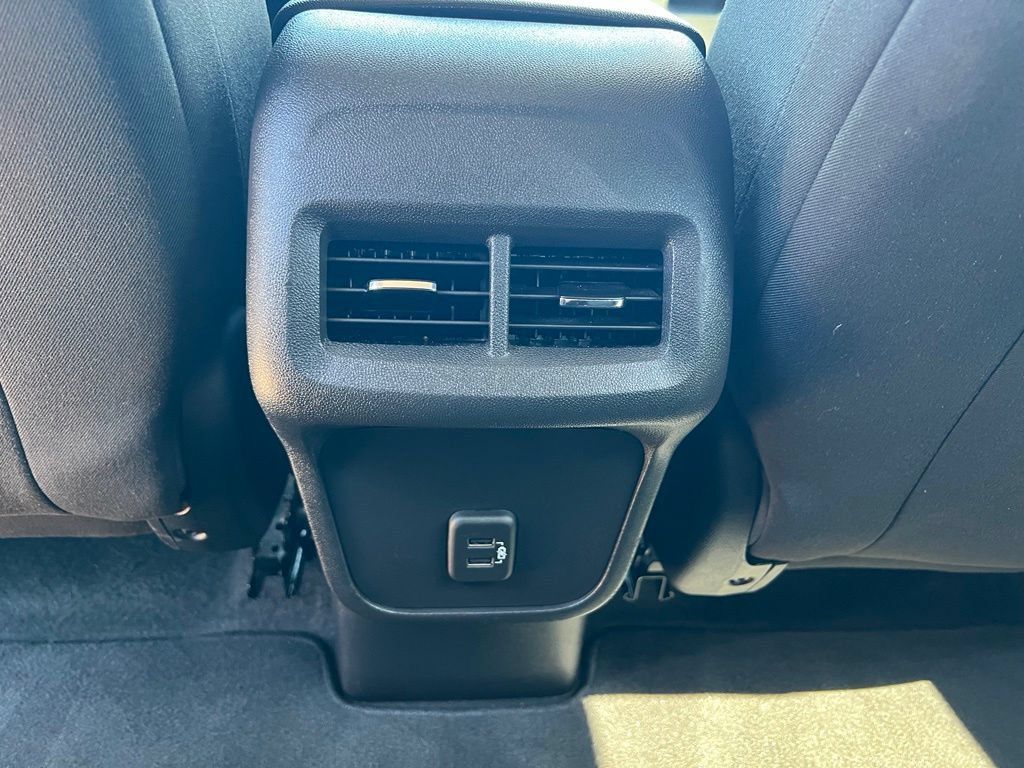 Used 2024 Chevrolet Equinox LT AWD/4WD image 22