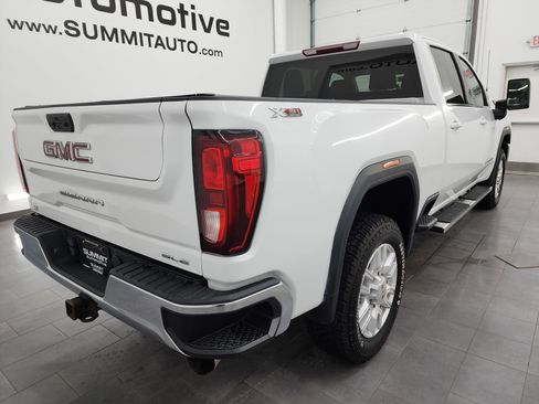 Used 2022 GMC Sierra 2500 SLE w/ SLE Value Package; image 4