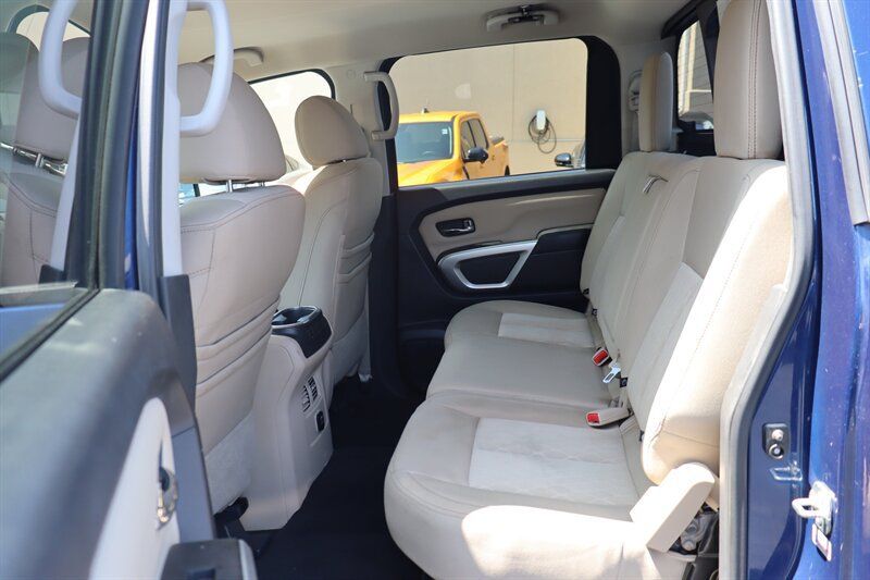 Used 2017 Nissan Titan SV AWD/4WD image 26