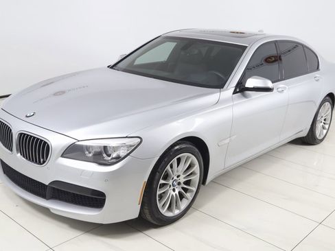 Used 2013 BMW 750i xDrive image 24