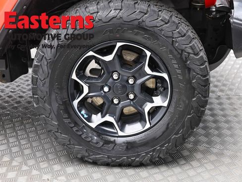 Used 2022 Jeep Wrangler Unlimited Rubicon 4xe AWD/4WD image 31