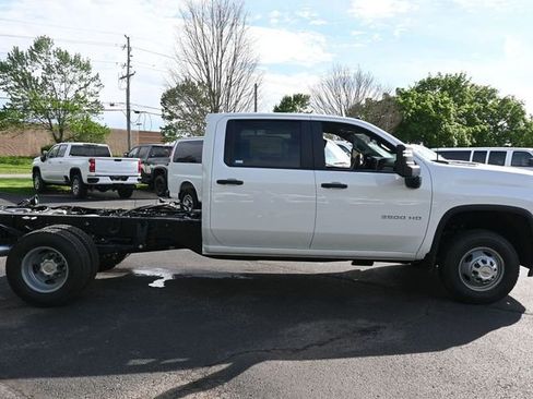 New 2026 Chevrolet Silverado 3500 W/T w/ WT Convenience Package image 6