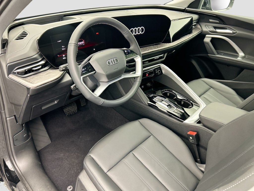 Used 2025 Audi Q5 Premium Plus AWD/4WD image 10