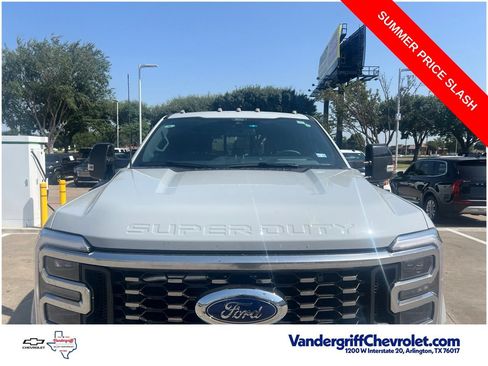Used 2026 Ford F450 Platinum w/ FX4 Off-Road Package AWD/4WD image 2