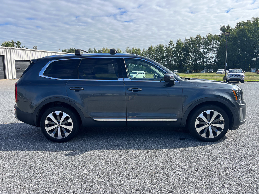 Used 2020 Kia Telluride EX w/ EX Premium Package FWD image 12