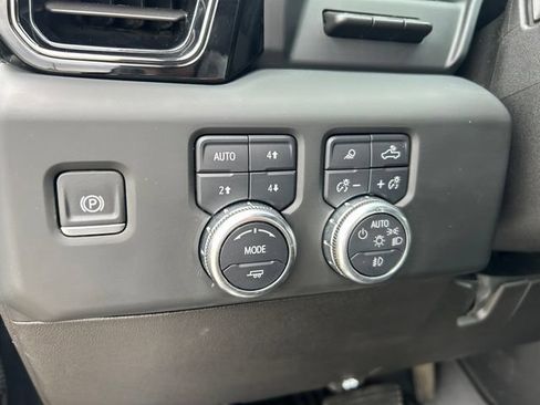 Used 2024 GMC Sierra 2500 AT4 w/ AT4 Premium Plus Package AWD/4WD image 30