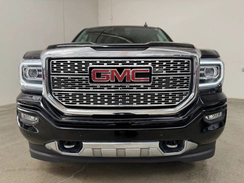 Used 2018 GMC Sierra 1500 Denali w/ Denali Ultimate Package AWD/4WD image 4
