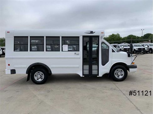 Used 2014 Chevrolet Express 3500 Cutaway Van w/ School Bus Package image 5