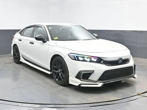 Used 2023 Honda Civic Sport image 2