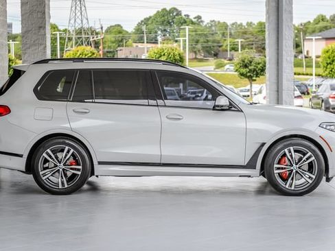 Used 2022 BMW X7 xDrive40i w/ M Sport Package AWD/4WD image 61