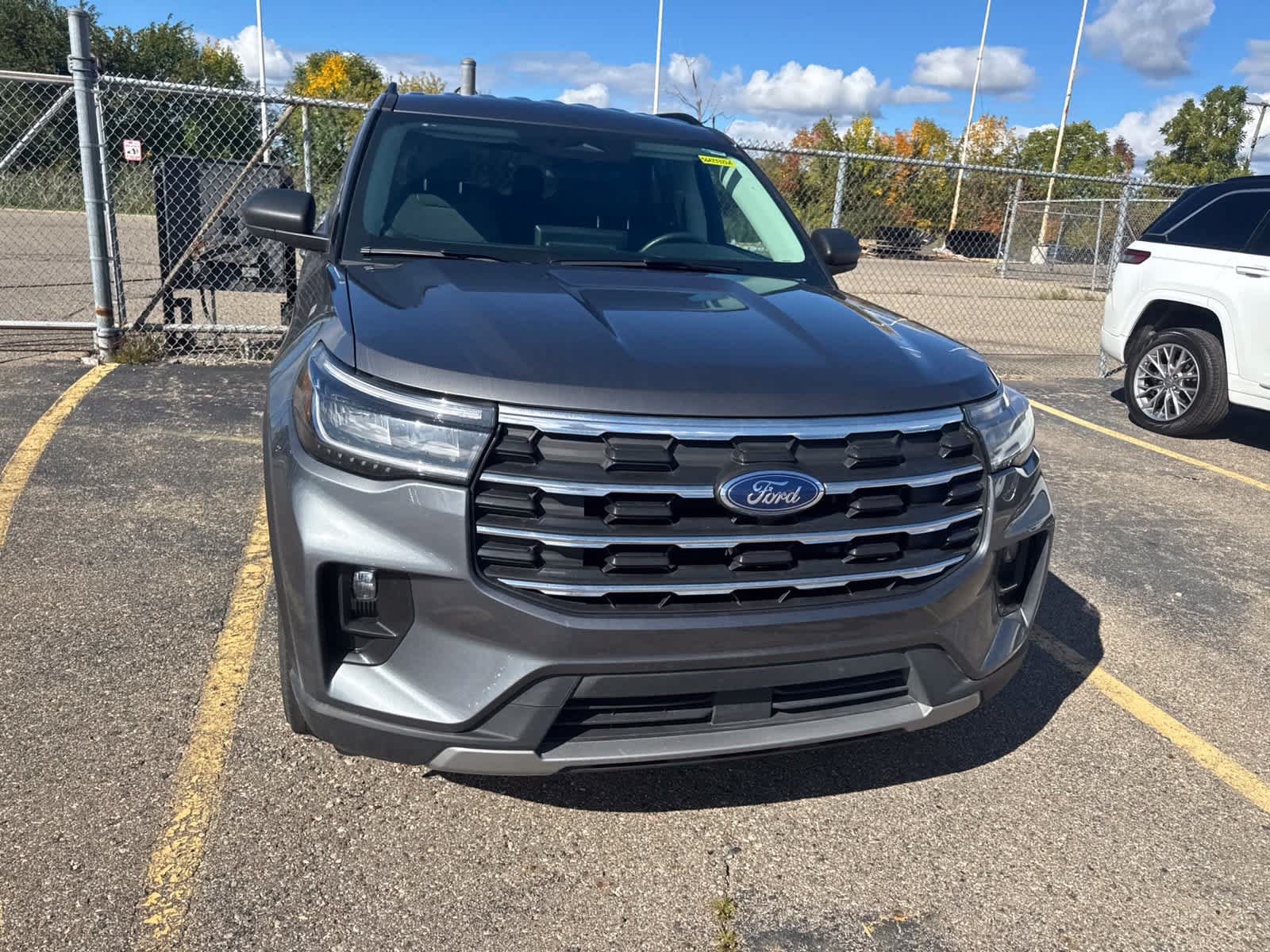 Used 2025 Ford Explorer Active w/ Active Comfort Package AWD/4WD image 5