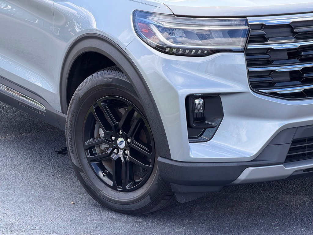 Certified 2025 Ford Explorer Active w/ Active Comfort Package RWD image 21