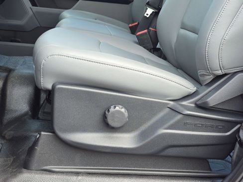 New 2026 Ford F250 XL w/ FX4 Off-Road Package image 14