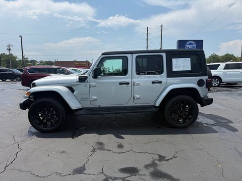 Used 2023 Jeep Wrangler Unlimited Sahara w/ Cold Weather Group AWD/4WD image 2
