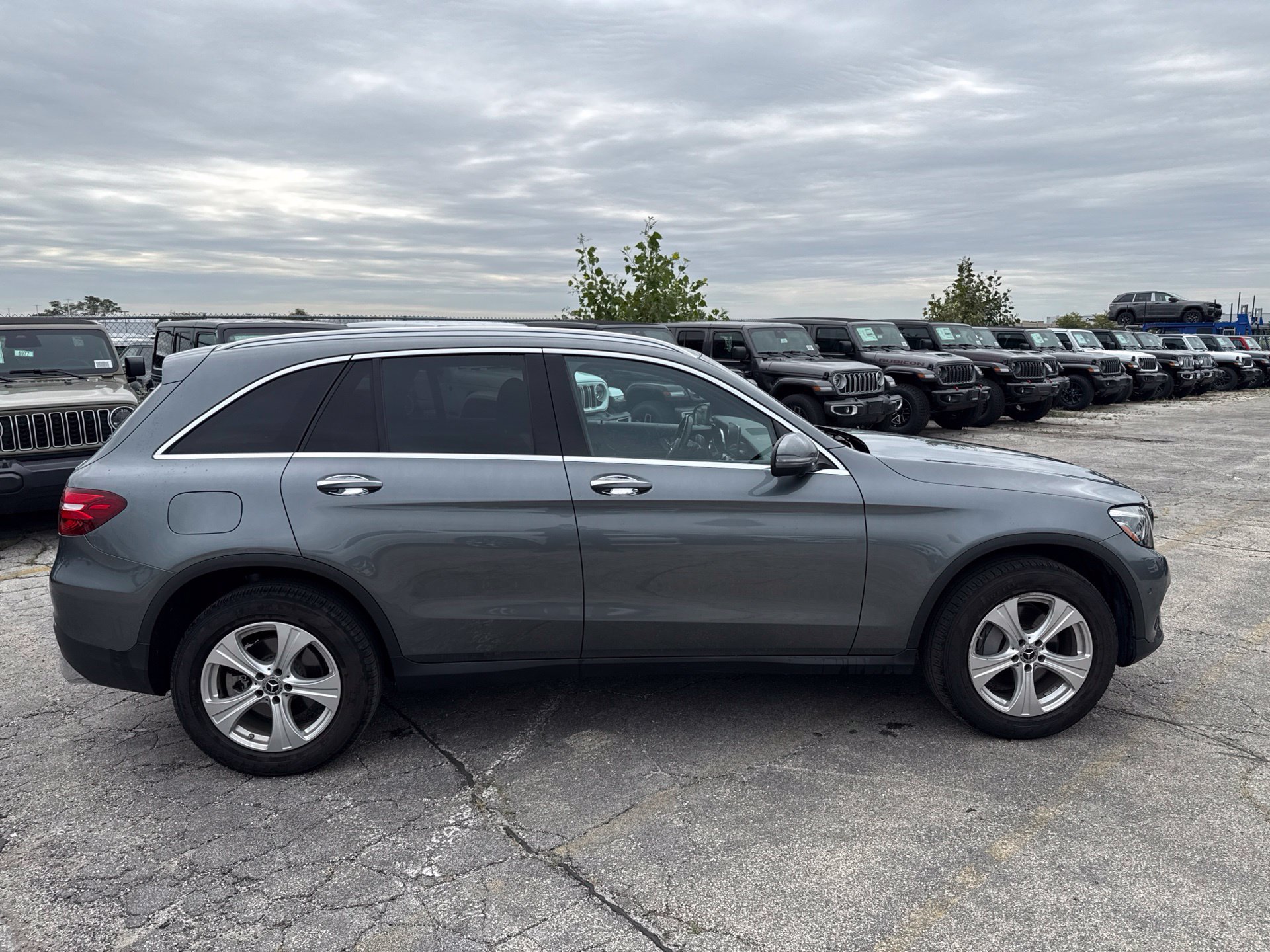 Used 2017 Mercedes-Benz GLC 300 4MATIC image 4