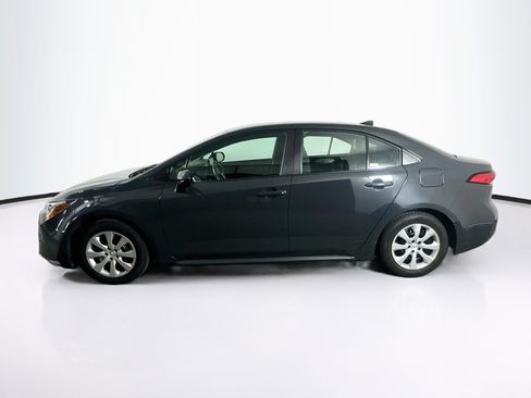 Used 2025 Toyota Corolla LE FWD image 4
