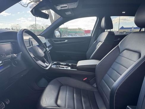 Used 2024 Volkswagen Atlas Cross Sport SEL R-Line image 14