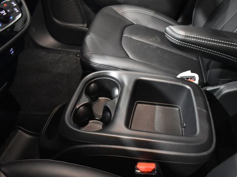 New 2026 Chrysler Pacifica Select image 23