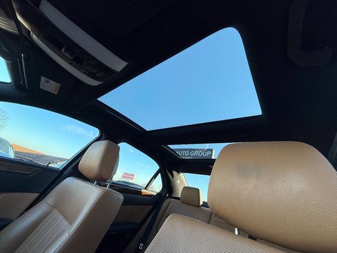 Used 2013 Mercedes-Benz E 550 4MATIC Sedan image 20