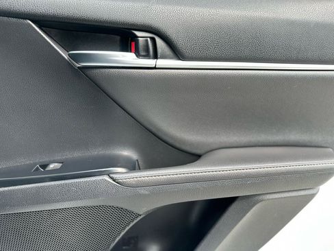 Used 2019 Toyota Camry XSE FWD image 17