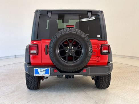 Used 2024 Jeep Wrangler Willys image 10