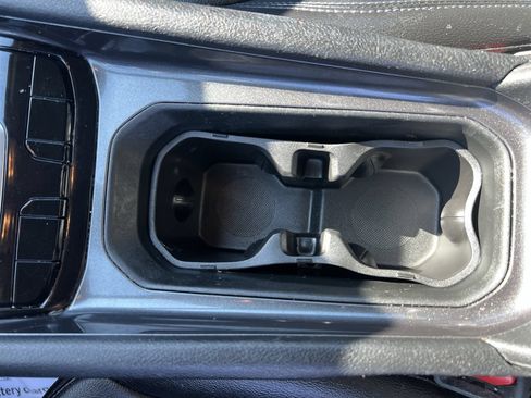 Used 2022 Jeep Compass Latitude FWD image 29