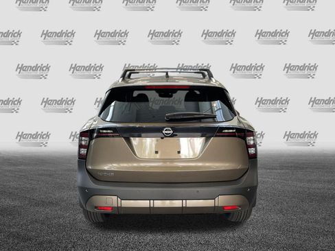 Used 2026 Nissan Kicks SV w/ SV Premium Package FWD image 9