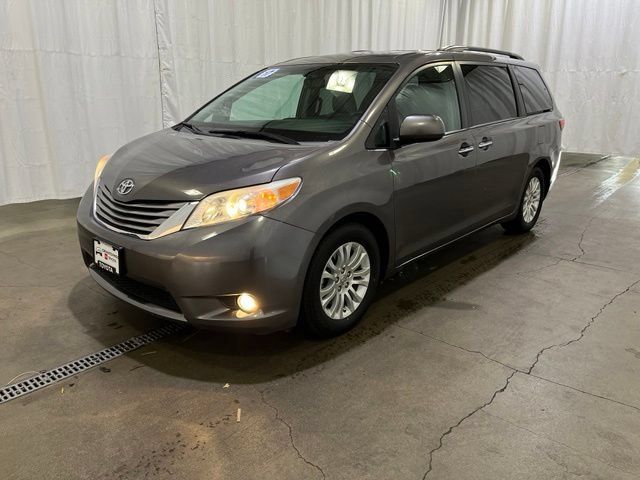 Certified 2017 Toyota Sienna XLE w/ XLE Navigation Package FWD image 8
