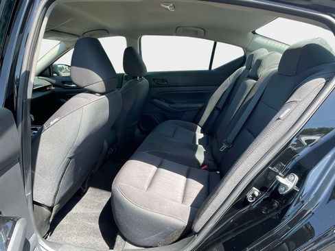 Used 2023 Nissan Altima 2.5 SV FWD image 11