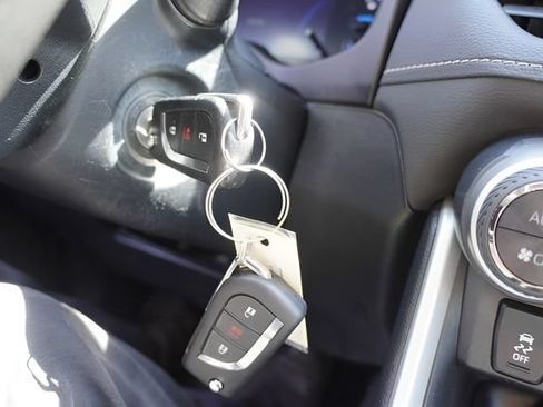 Used 2024 Toyota RAV4 LE AWD/4WD image 24