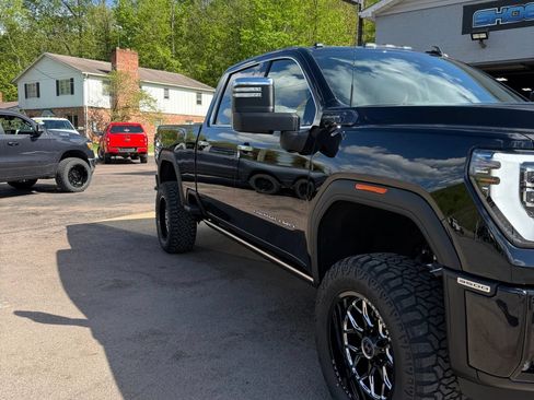 Used 2025 GMC Sierra 3500 Denali Ultimate AWD/4WD image 4
