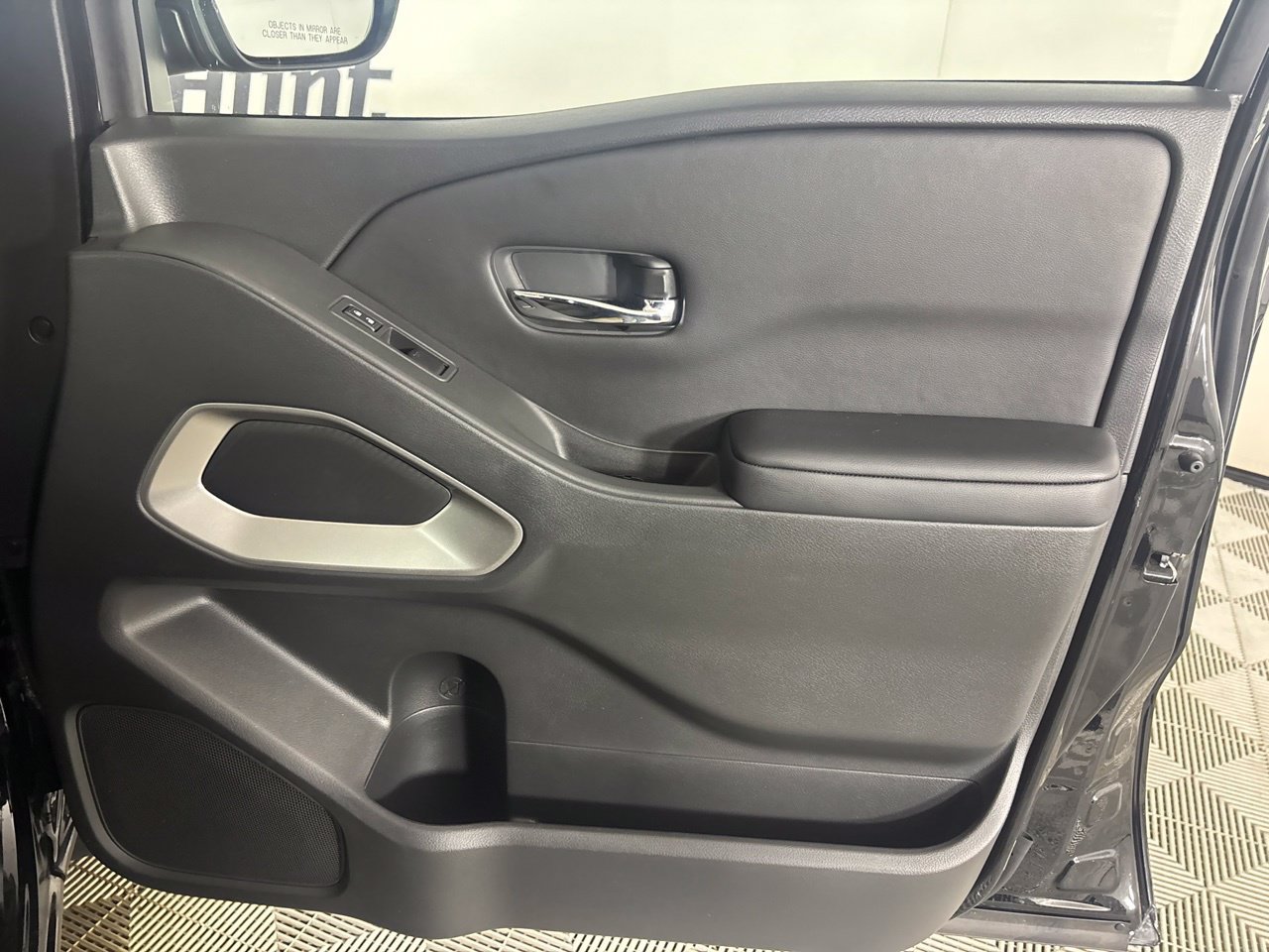 Used 2025 Nissan Frontier SV AWD/4WD image 32