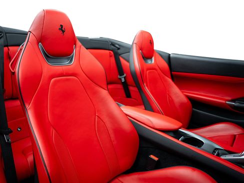 Used 2019 Ferrari Portofino RWD image 37