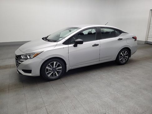 Used 2024 Nissan Versa S w/ S Plus Package image 2