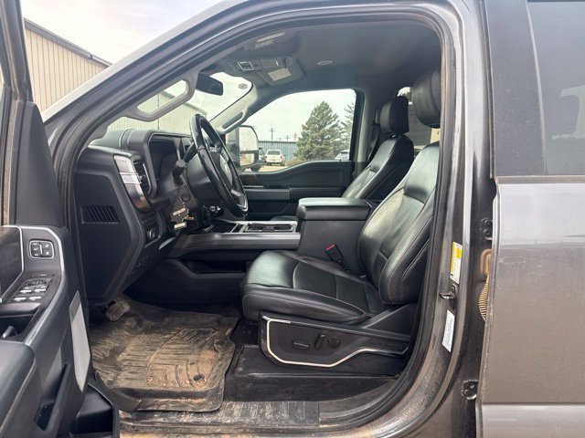 Used 2023 Ford F350 Lariat w/ Lariat Ultimate Package AWD/4WD image 3