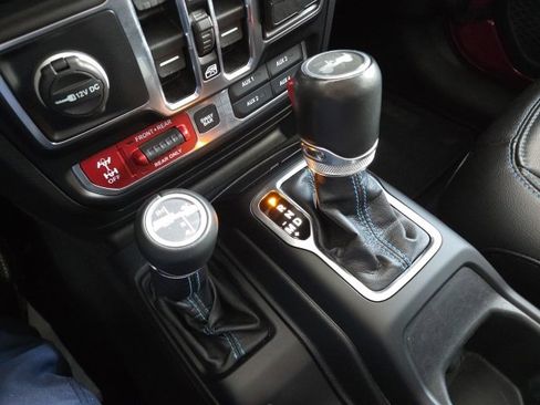 Used 2022 Jeep Wrangler Unlimited Rubicon 4xe w/ Dual Top Group image 62