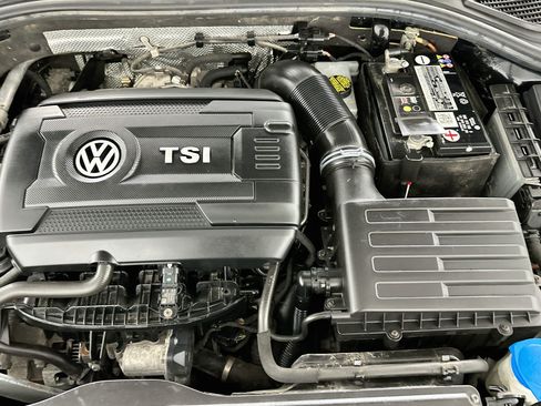 Used 2019 Volkswagen Jetta GLI FWD image 32