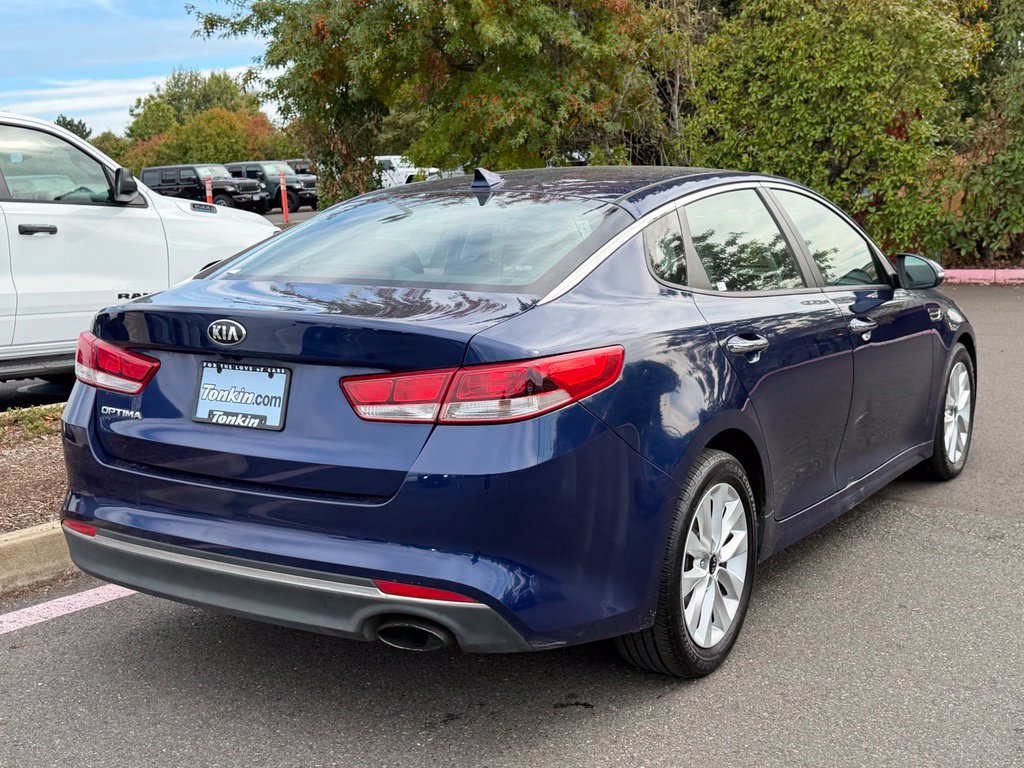 Used 2017 Kia Optima LX w/ Option Group 014 FWD image 8