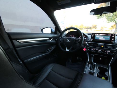 Used 2018 Honda Accord Sport image 37