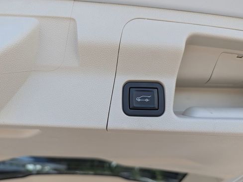 Used 2023 GMC Acadia Denali w/ Denali Ultimate Package FWD image 30