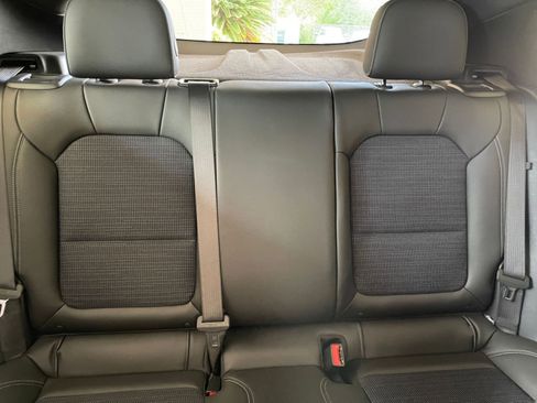 Used 2025 Buick Envista Preferred image 36